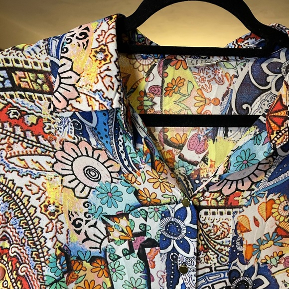 Spense Floral Button Down Blouse - Picture 5 of 6